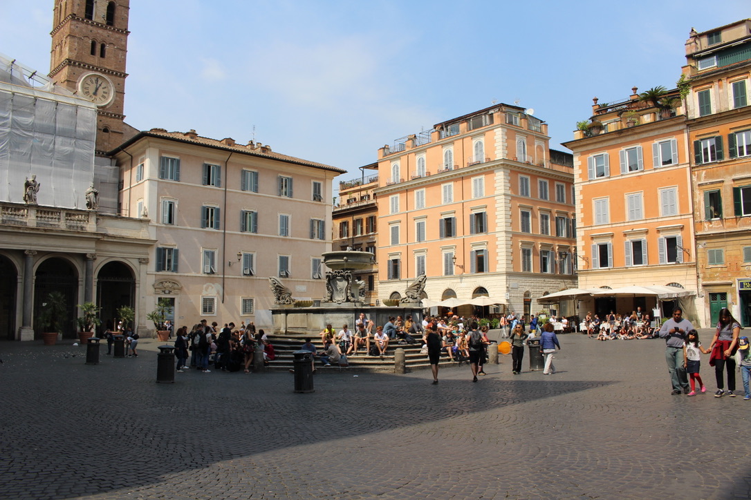 Piazza Santa Maria in Trastevere