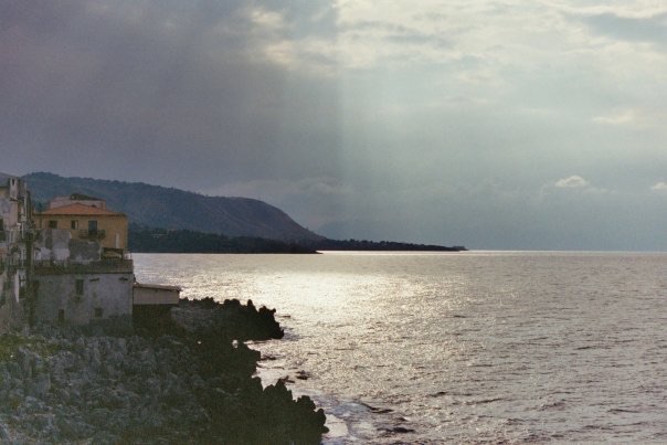Cefalù — coastline under sunrays